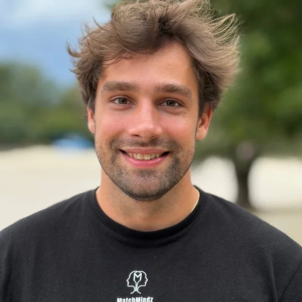 Val, CO-FOUNDER & COO @ MATCHMINDZ of MatchMindz